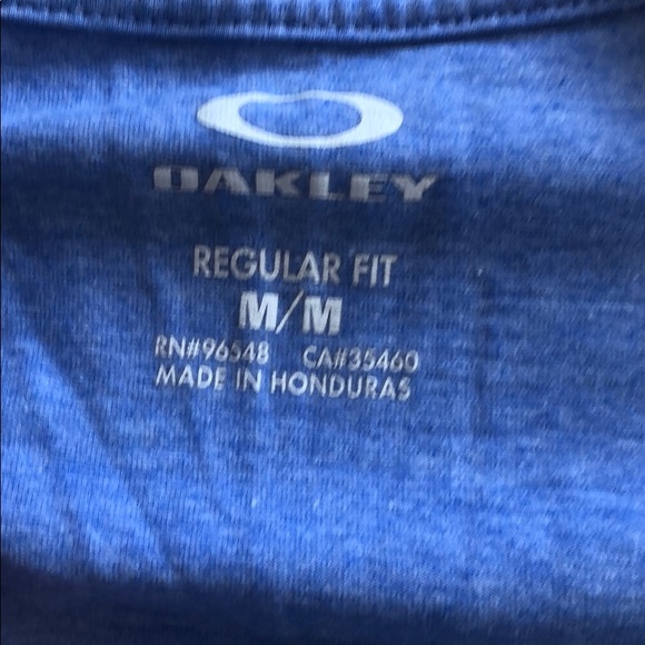 Men’s Oakley T shirt Medium - Picture 3 of 3